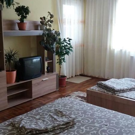 Apartament Cu 2 Camere Călimăneşti エクステリア 写真