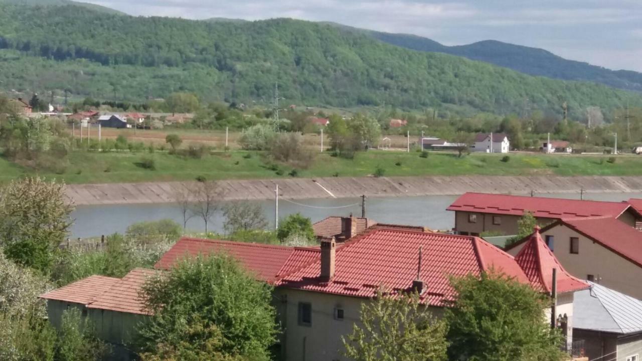 Apartament Cu 2 Camere Călimăneşti エクステリア 写真
